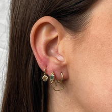 Load image into Gallery viewer, #91 Shell Earring