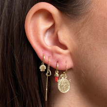 Load image into Gallery viewer, 115 The Puck Chain Earring
